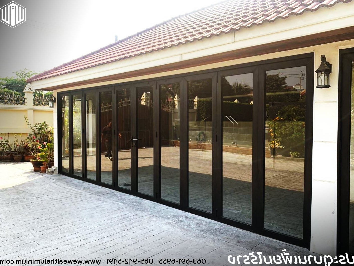 บานเฟี้ยมอลูมิเนียม สีดำ Architectural Grade ส่งช่างติดตั้งฟรี